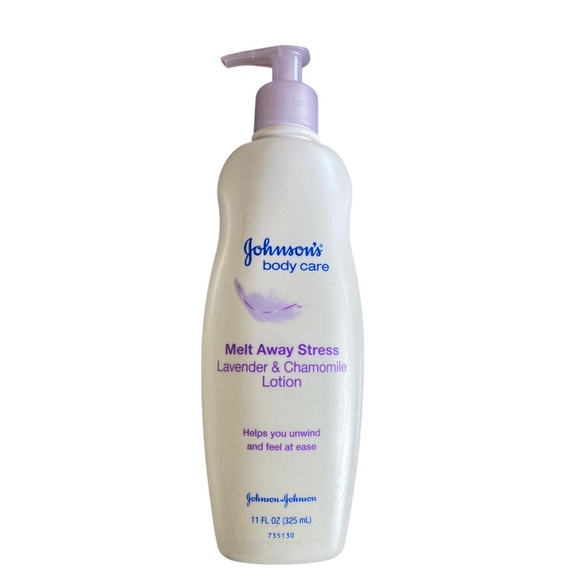 Johnson's Body Care Melt Away Stress Lavender & Chamomile Lotion - Picture 1 of 5